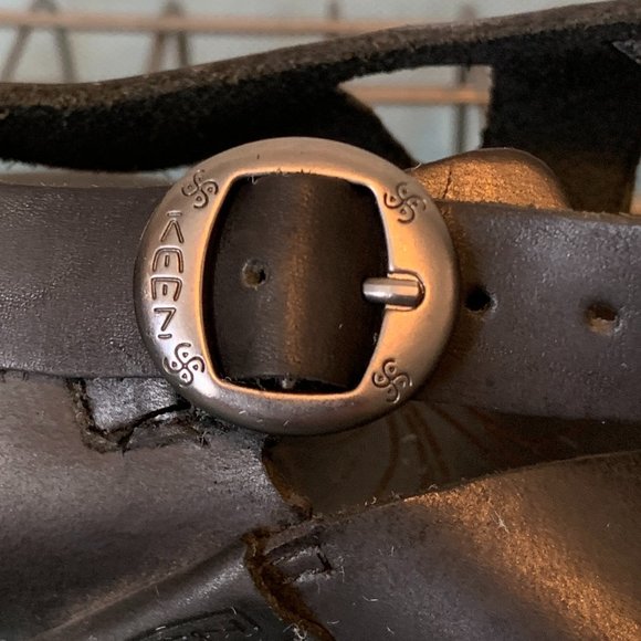 Gently Worn KEEN Alman Ankle Sandals - Picture 2 of 9